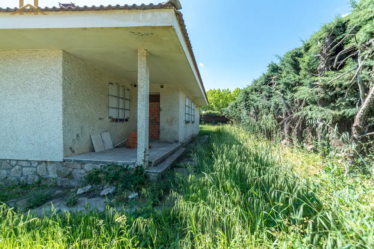 Vista exterior de Casa o chalet en venta en Villanueva del Pardillo con Jardín privado y Piscina