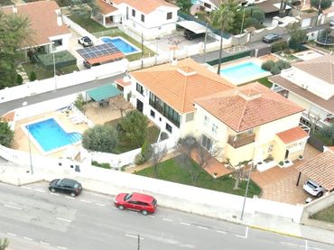 Xalet amb piscina en venda a Avenida MOHINO 21-23