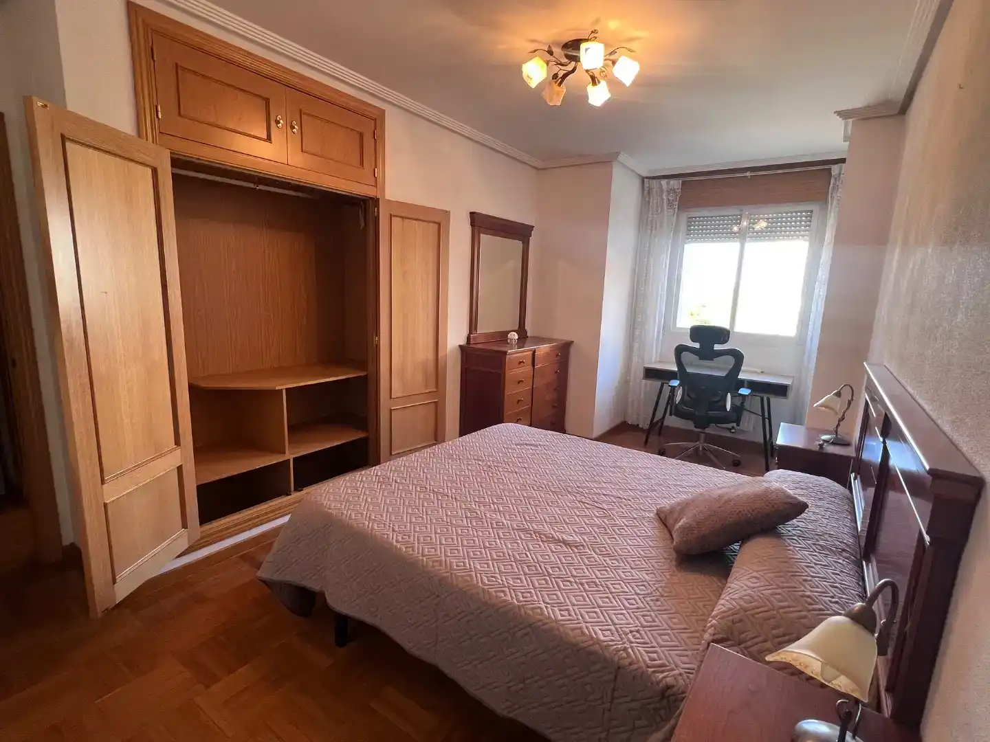 Schlafzimmer von Wohnung zur Miete in Burgos Capital