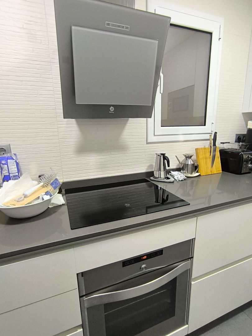 Cocina de Piso en venta en L'Hospitalet de Llobregat con Aire acondicionado, Parquet y Horno