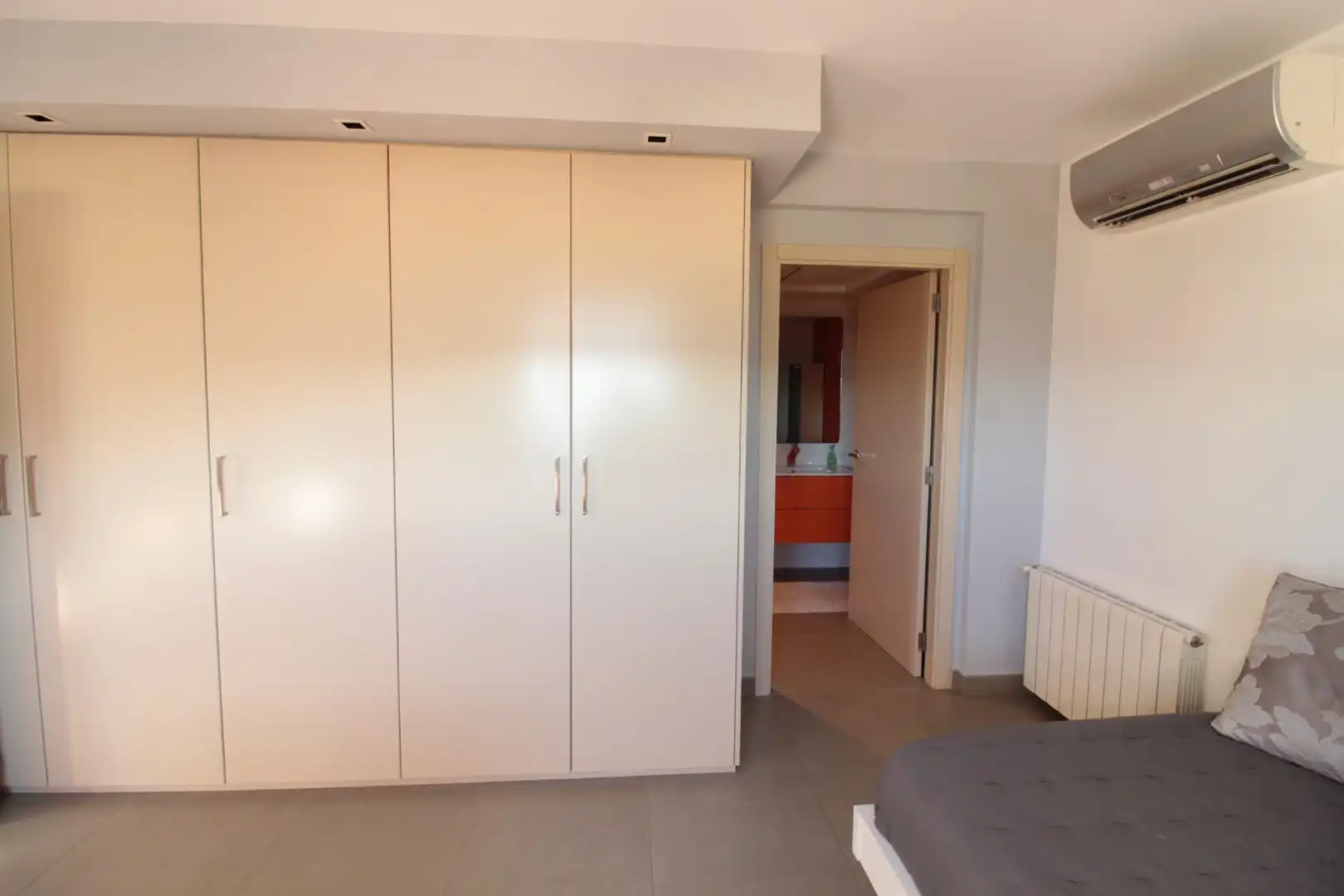 Dormitori de Casa o xalet en venda en Alzira amb Aire condicionat, Jardí privat i Parquet