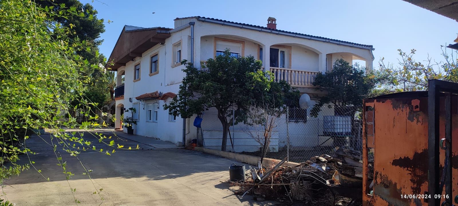 Vista exterior de Casa o xalet en venda en Godelleta amb Aire condicionat, Calefacció i Jardí privat