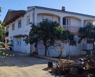 Vista exterior de Casa o xalet en venda en Godelleta amb Aire condicionat, Terrassa i Piscina