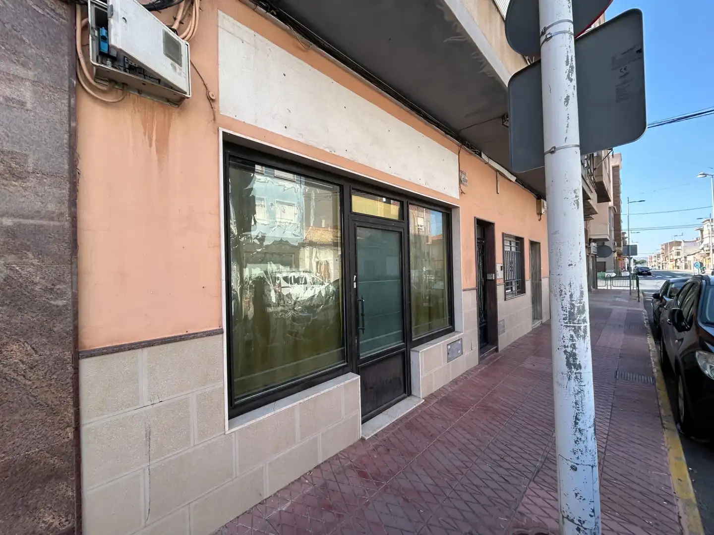 Local comercial en alquiler en Avenida REYES CATOLICOS, imagen 3