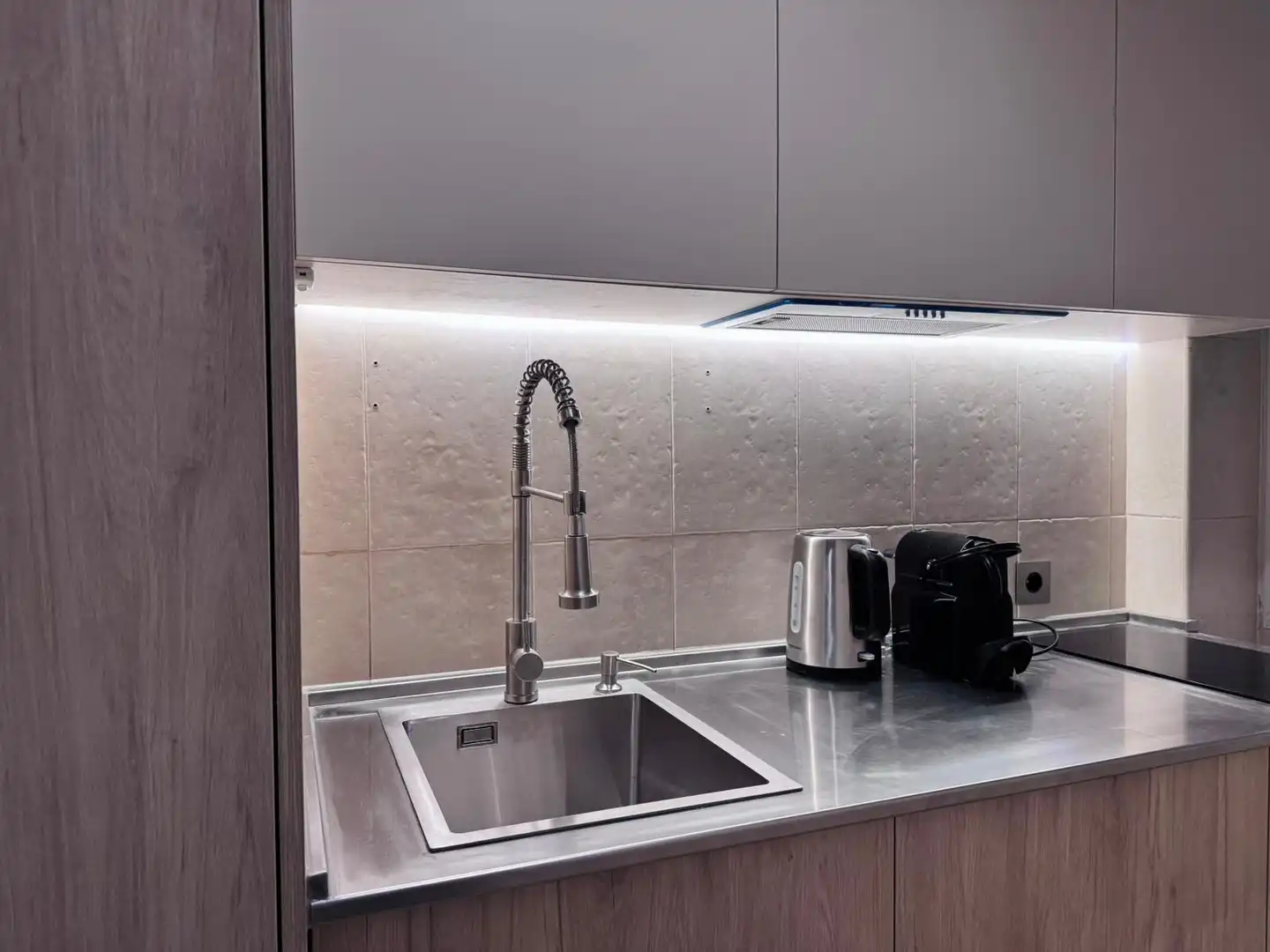 Cuina de Apartament de lloguer en Málaga amb Moblat i Rentadora