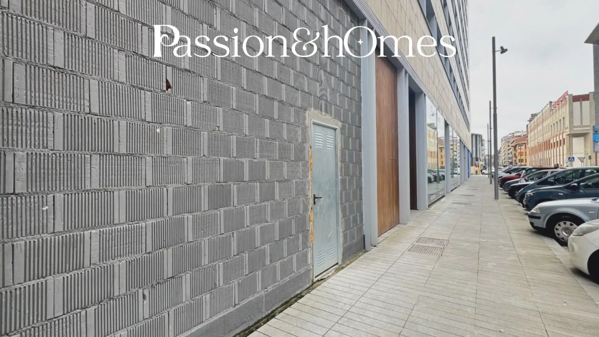 Vista exterior de Local en venda en  Pamplona / Iruña