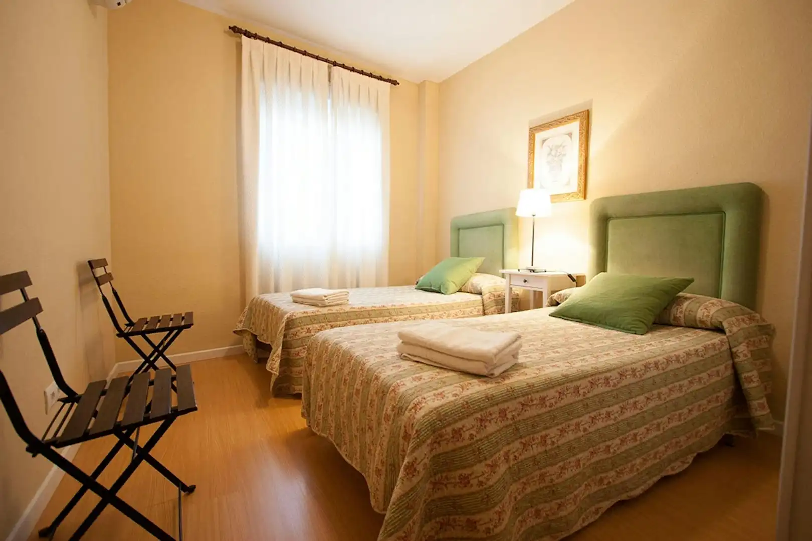 Habitación de Piso de alquiler en Sevilla con Aire acondicionado, Calefacción y Jardín privado