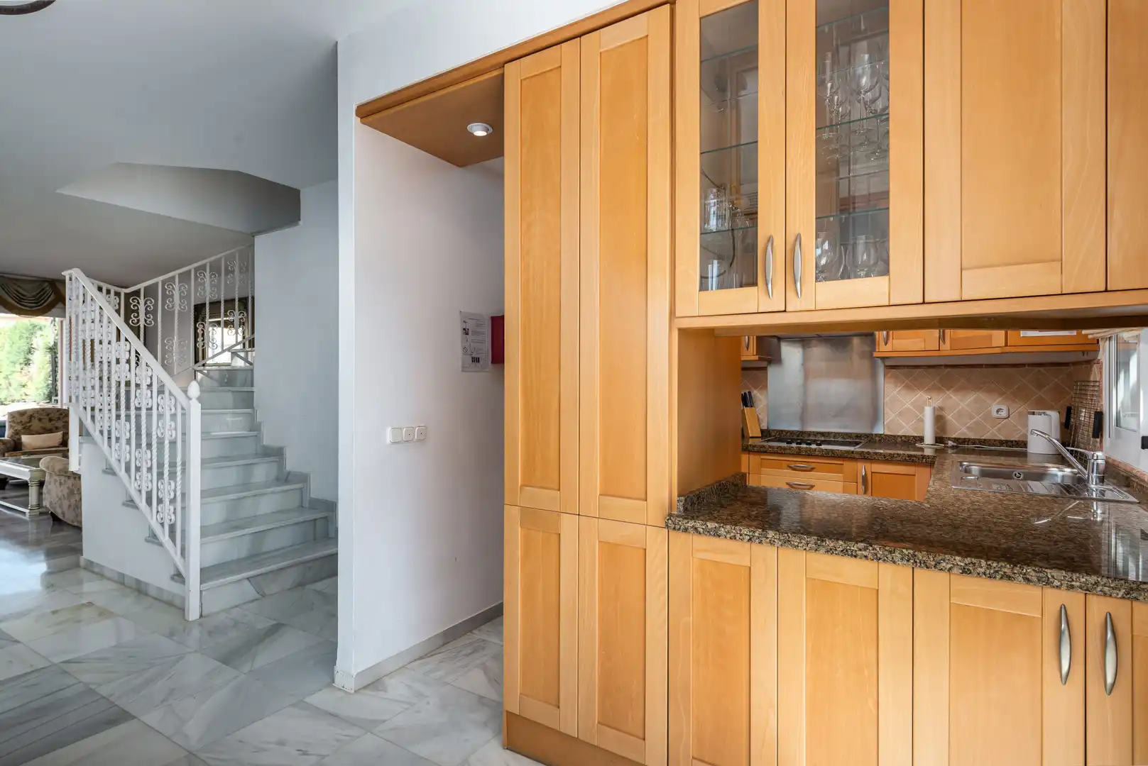 Cocina de Casa adosada en venta en Benahavís con Aire acondicionado, Terraza y Piscina