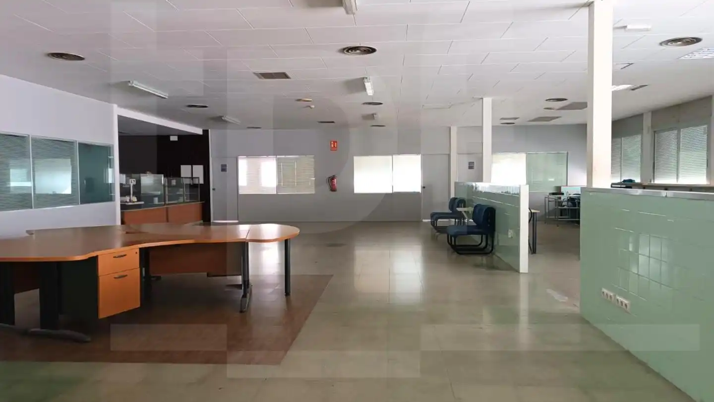 Nau industrial de lloguer en Paterna