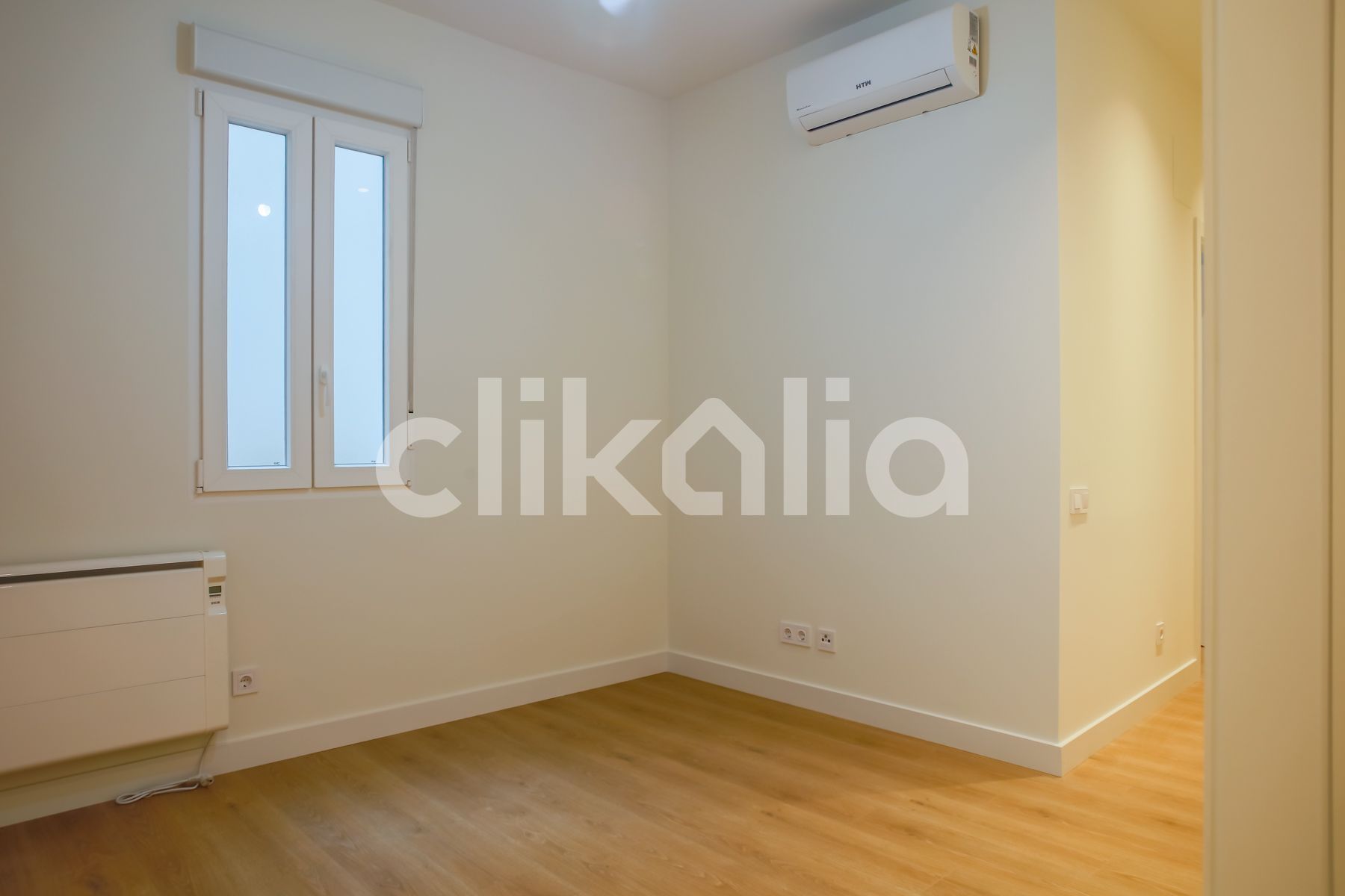 Bedroom of Flat for sale in  Madrid Capital  with Air Conditioner and Heating