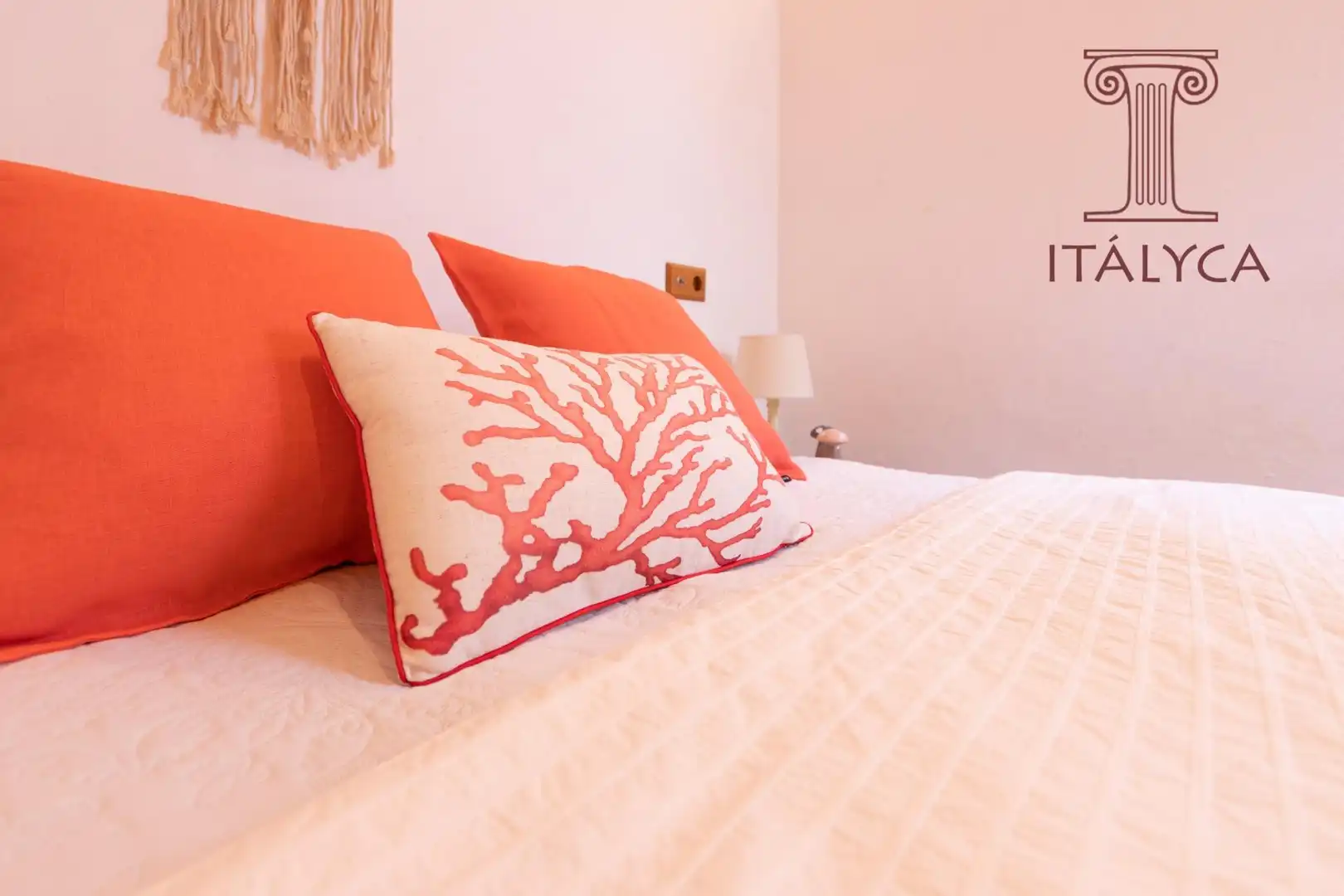 Schlafzimmer von Dachboden zum Verkauf in Sevilla mit Klimaanlage, Terrasse und Abstellraum