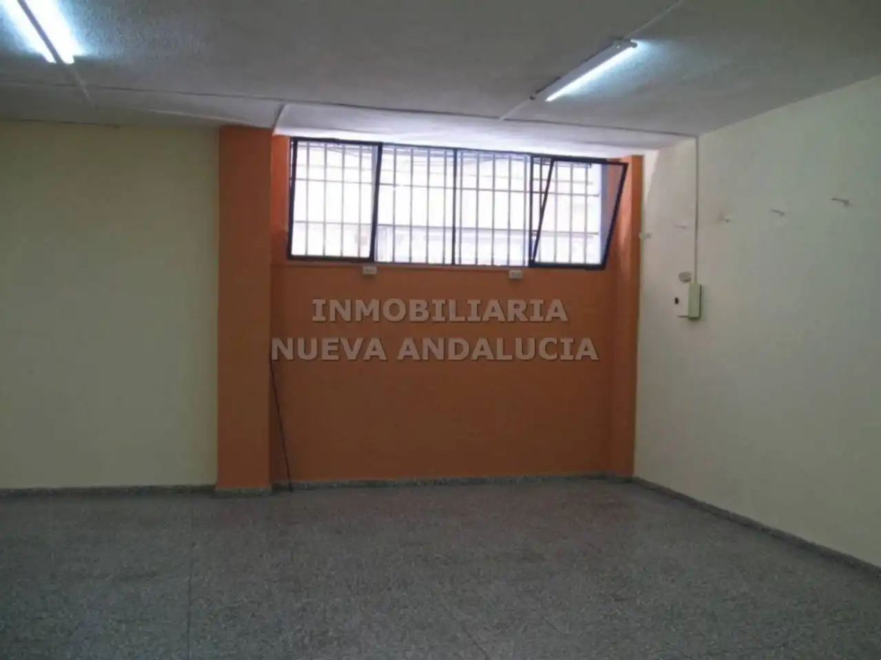 Local comercial de lloguer a Nueva Andalucía, imagen 3