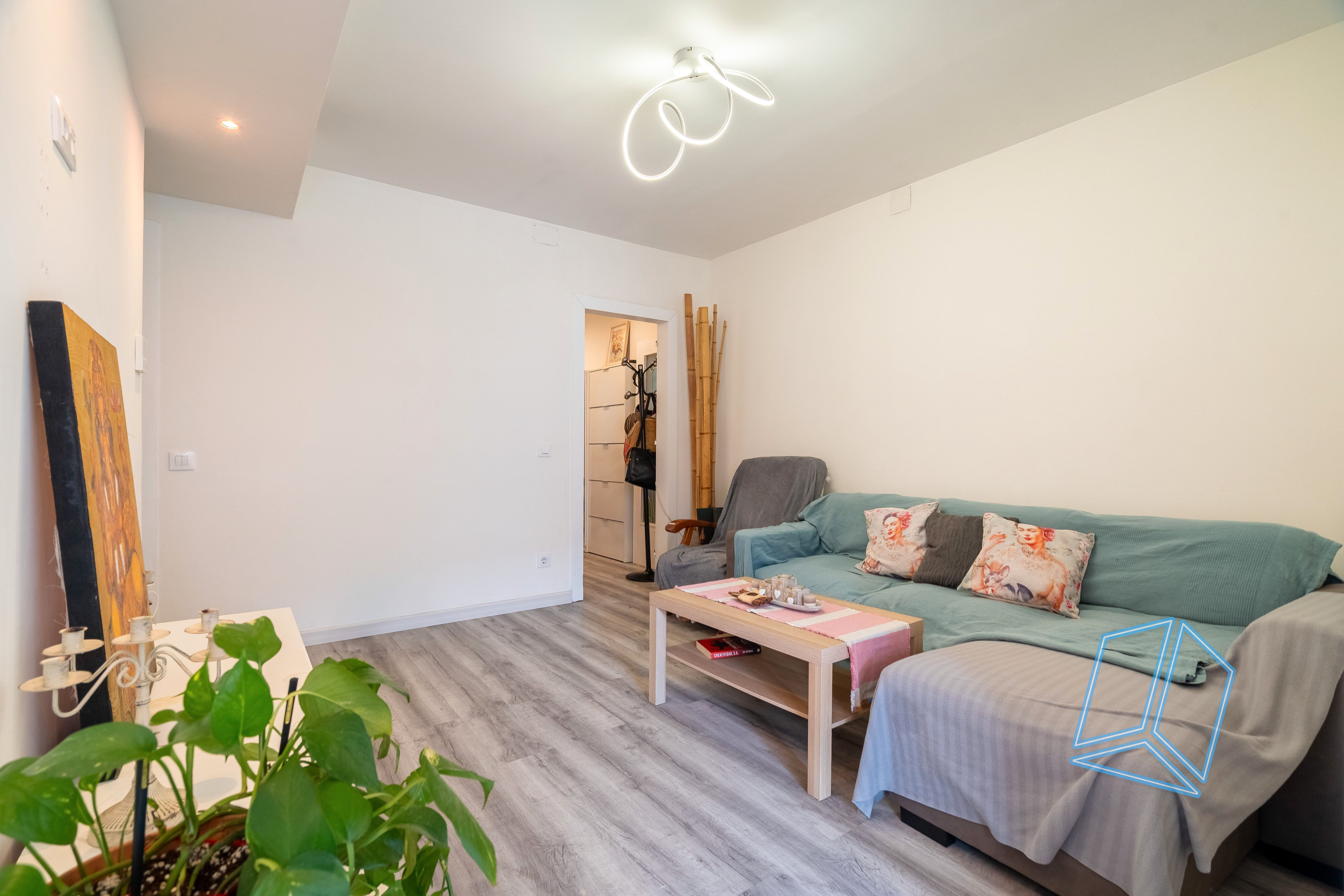 Living room of Flat for sale in  Barcelona Capital  with Heating and Storage room