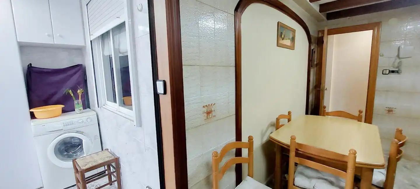 Piso de alquiler en Elche / Elx con Amueblado y Balcón