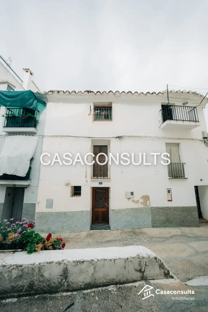 Casa con terraza en venta en Llucena / Lucena del Cid, imagen 2