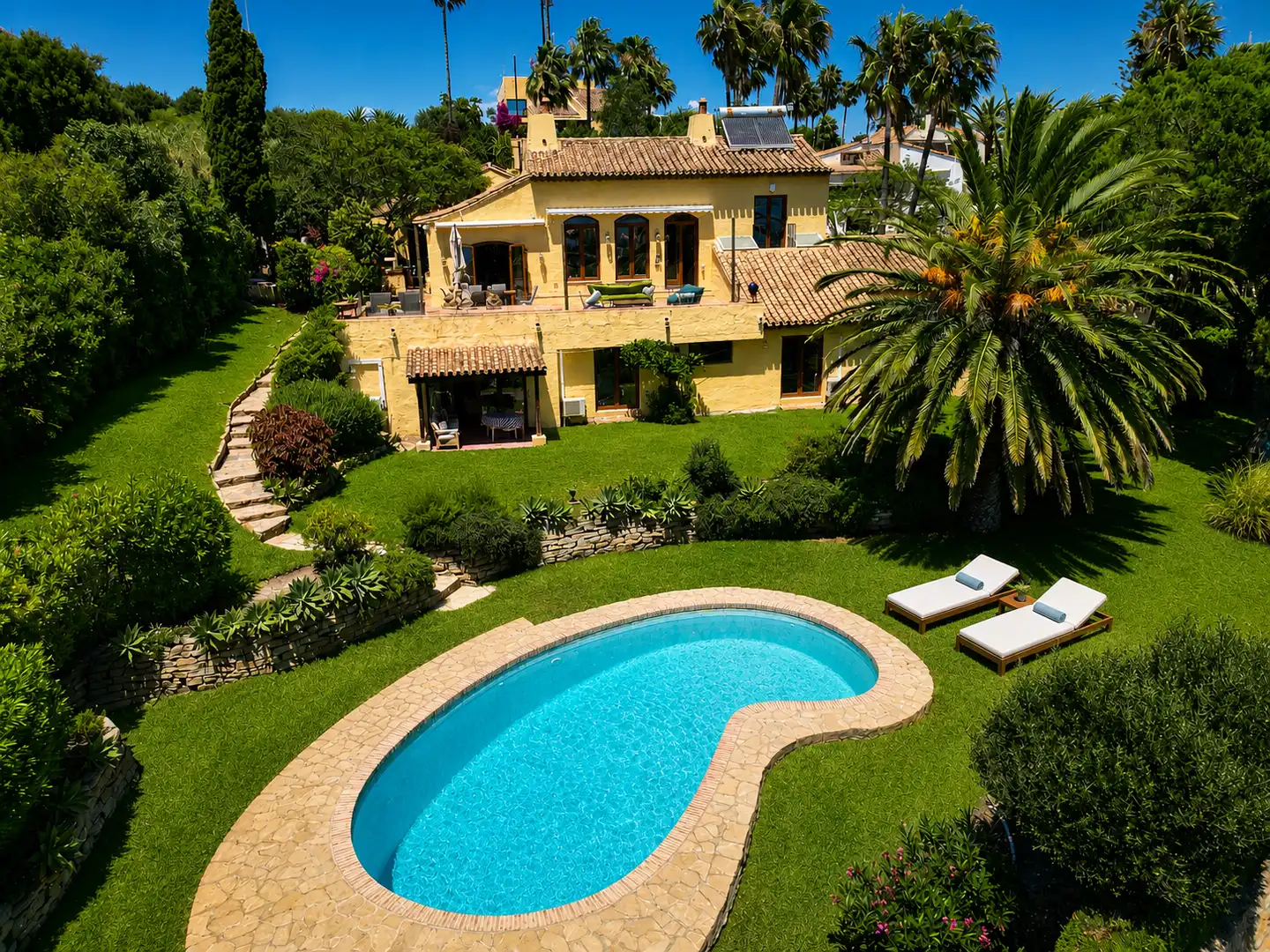 Jardí de Casa o xalet en venda en Estepona amb Aire condicionat, Jardí privat i Terrassa
