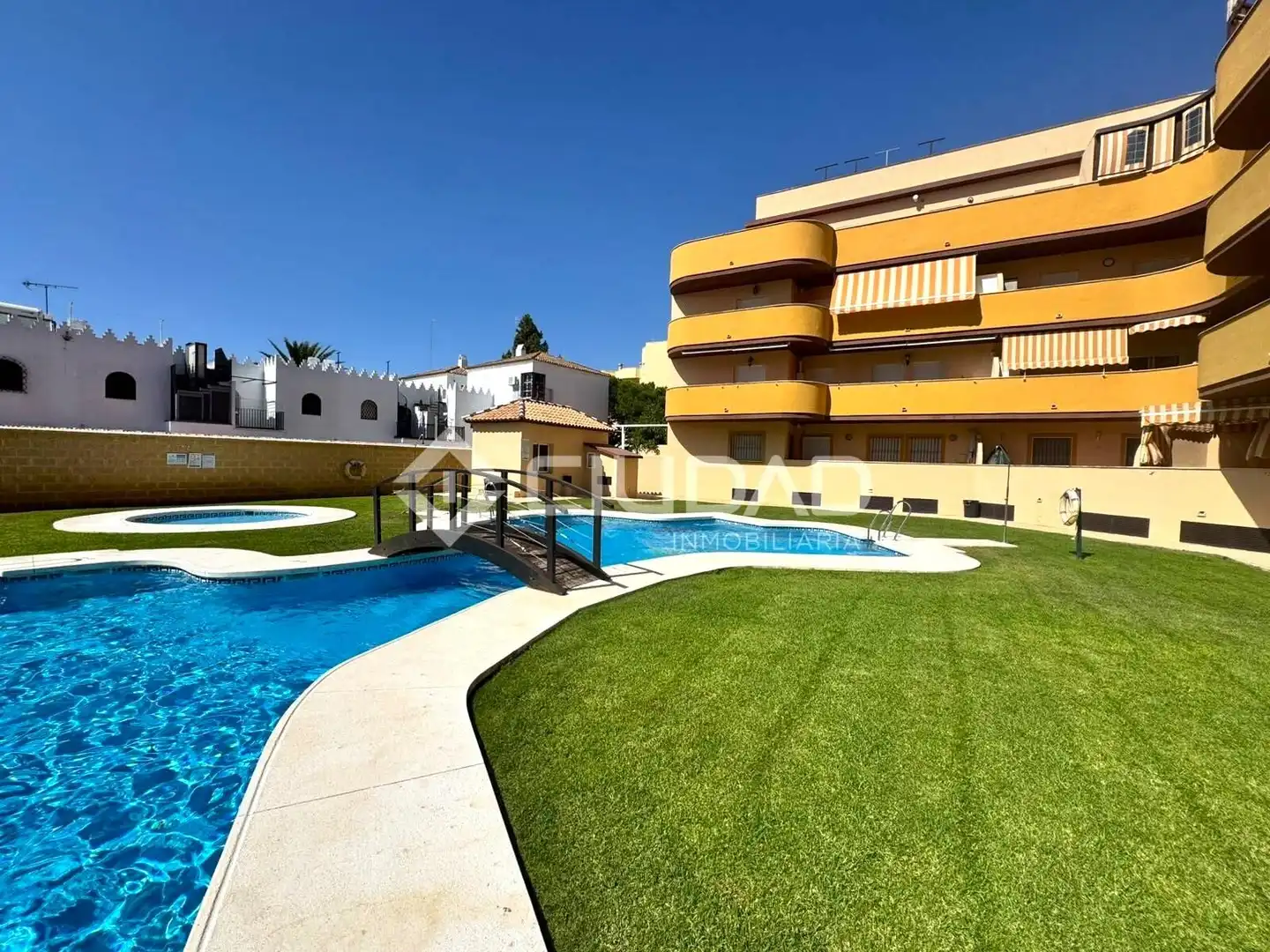 Exterior view of Flat for sale in Sanlúcar de Barrameda  with Private garden, Terrace and Storage room