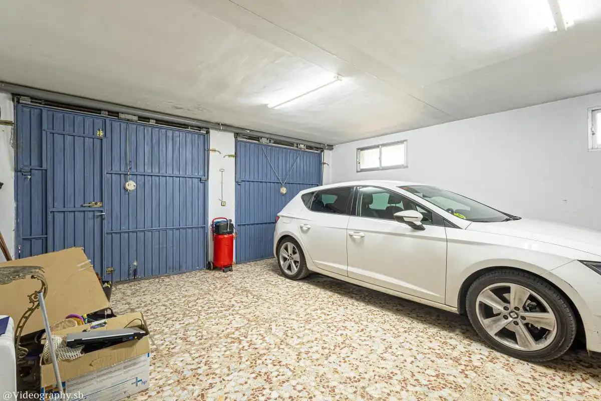 Parkplatz von Haus oder Chalet zum Verkauf in Mondéjar mit Heizung, Schwimmbad und Möbliert