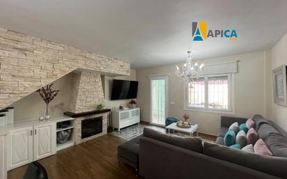 Living room of Single-family semi-detached for sale in Los Barrios  with Swimming Pool