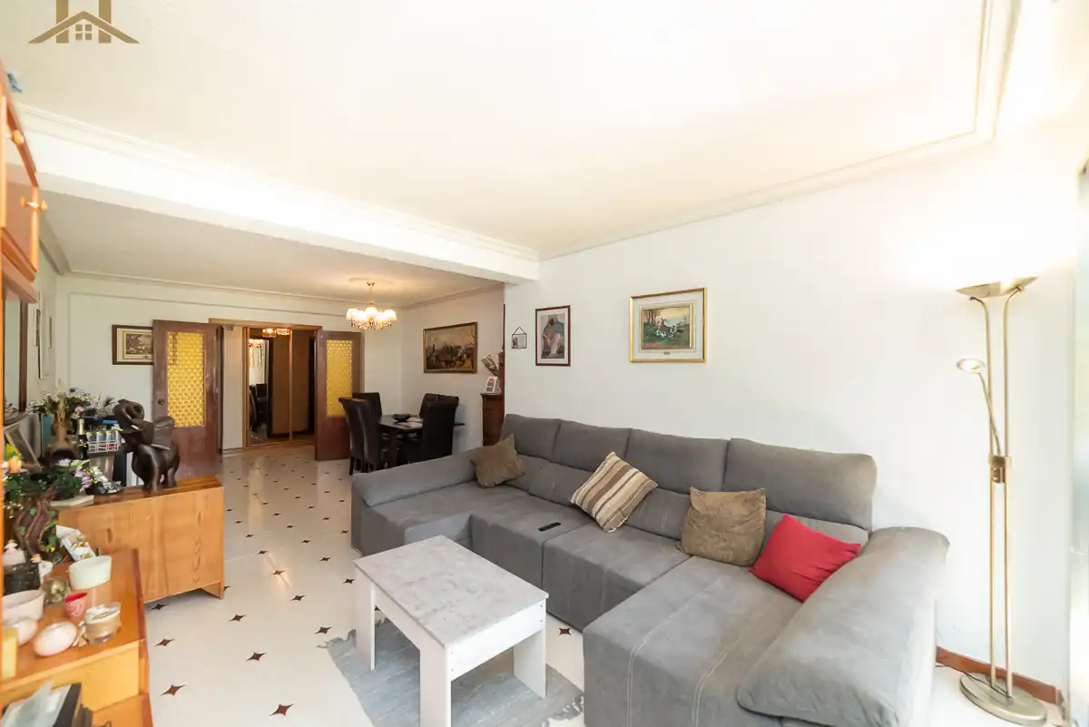 Sala d'estar de Dúplex en venda en Móstoles amb Calefacció, Terrassa i Traster