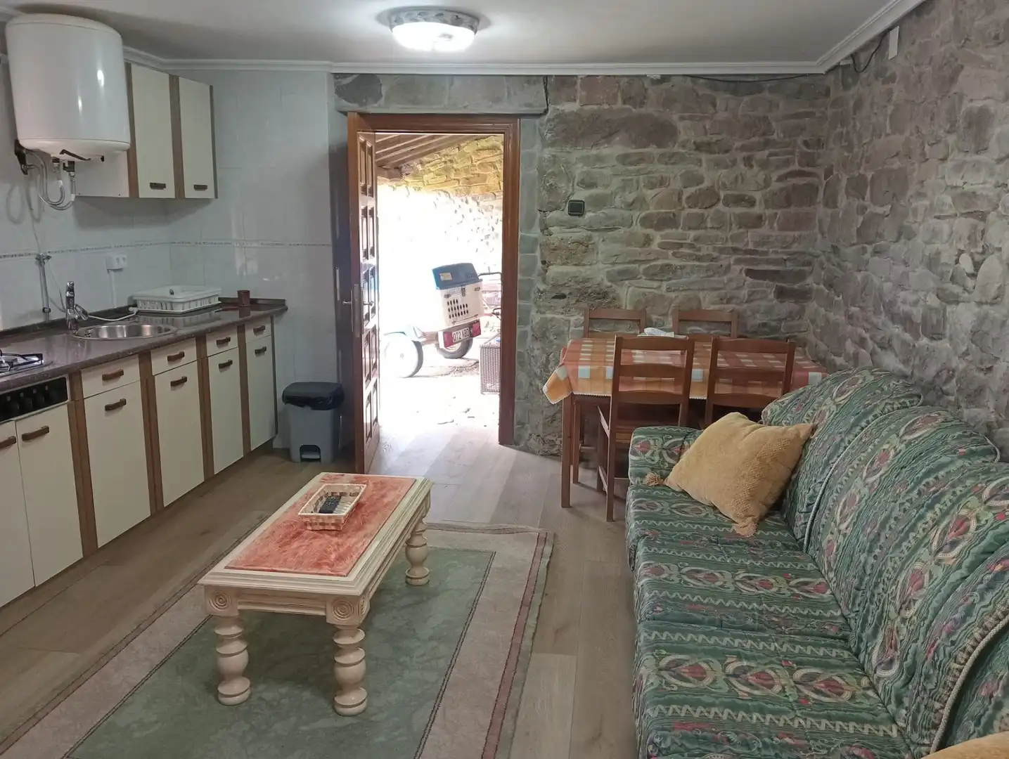 Sala d'estar de Finca rústica en venda en Valdeolea
