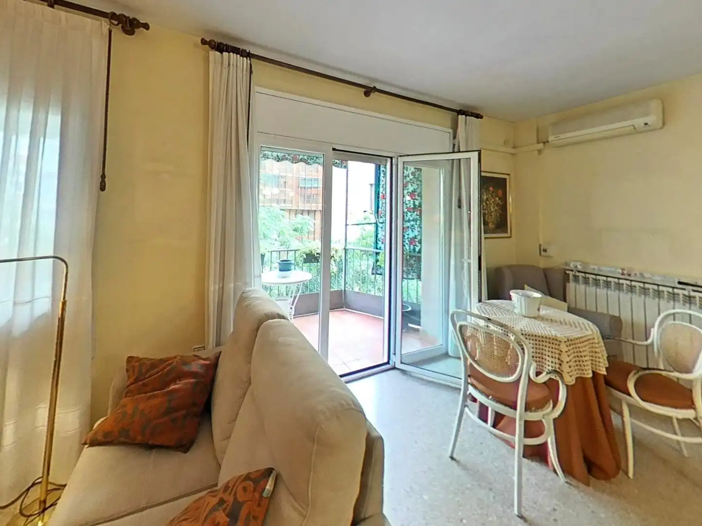 Living room of Flat for sale in Sabadell  with Air Conditioner, Heating and Storage room