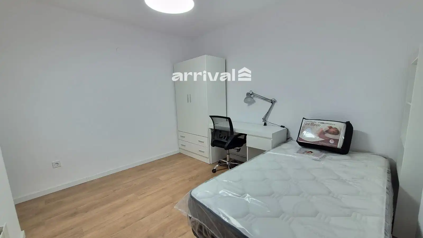 Schlafzimmer von Wohnung zur untervermieten in Valencia mit Heizung, Terrasse und Möbliert