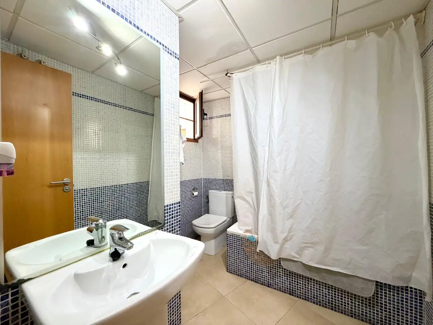 Badezimmer von Wohnung zum Verkauf in Canet d'En Berenguer mit Klimaanlage, Heizung und Ofen