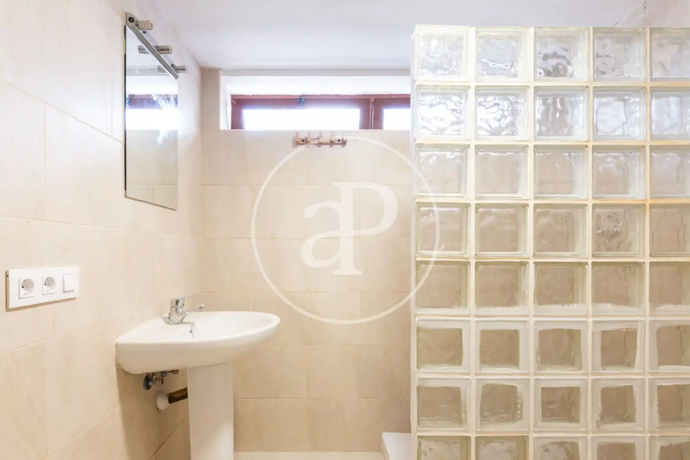 Bathroom of Houses for sale in Chiva  with Air Conditioner, Heating and Private garden