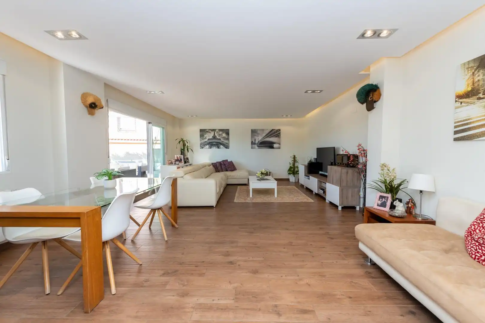 Sala de estar de Casa o chalet en venta en Alicante / Alacant con Aire acondicionado, Calefacción y Jardín privado