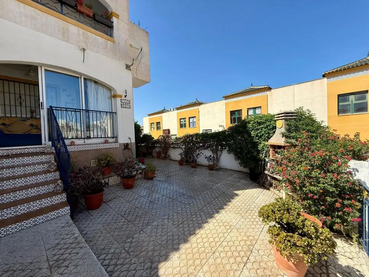 Vista exterior de Apartamento en venta en Santa Pola con Aire acondicionado, Calefacción y Terraza
