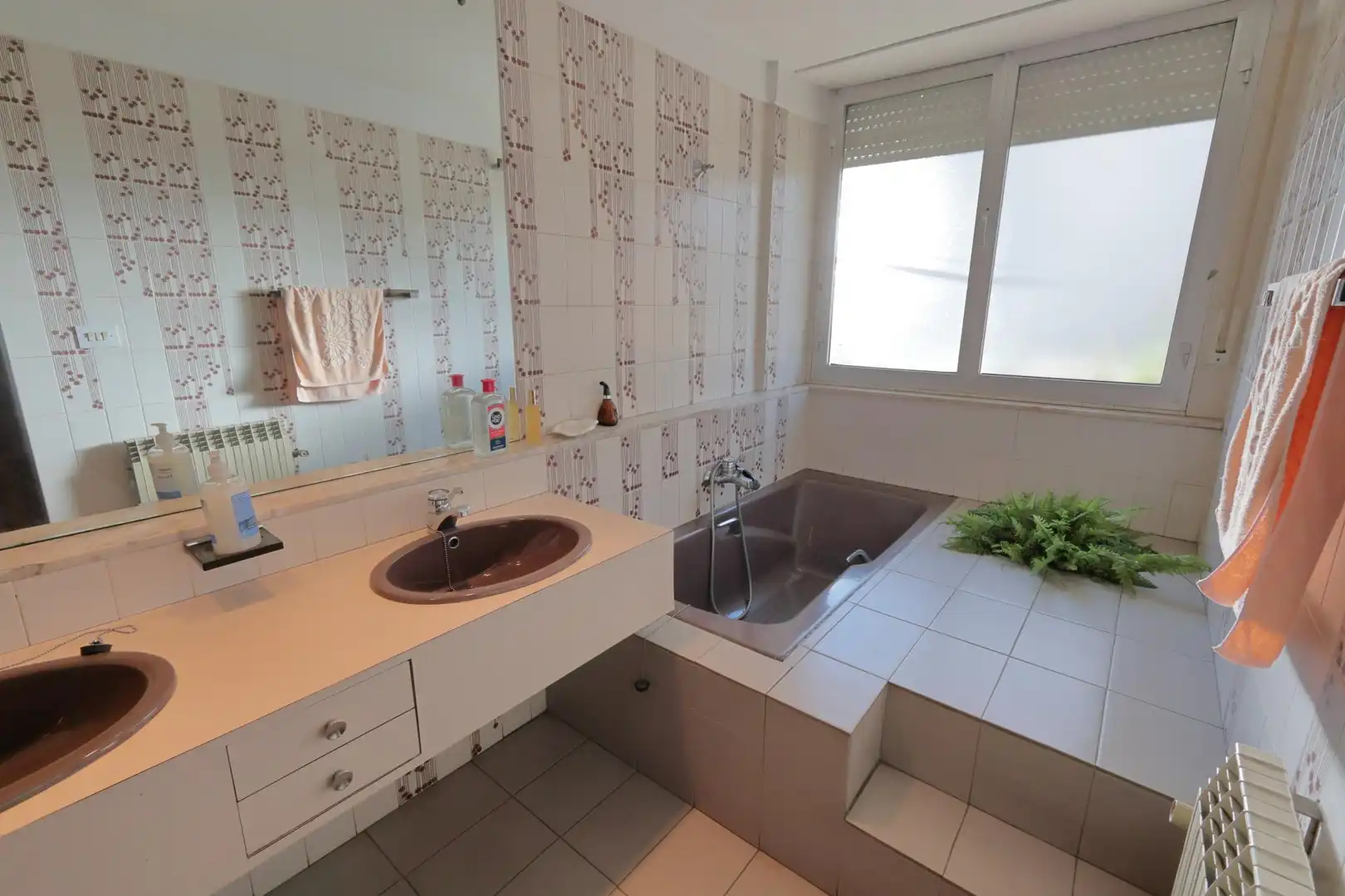 Baño de Casa adosada en venta en O Barco de Valdeorras   con Calefacción, Piscina y Balcón
