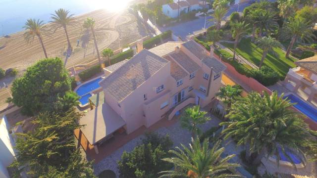 Casa-chalet en Venta en Calle Tordos en Zona Galúa - Calnegre
