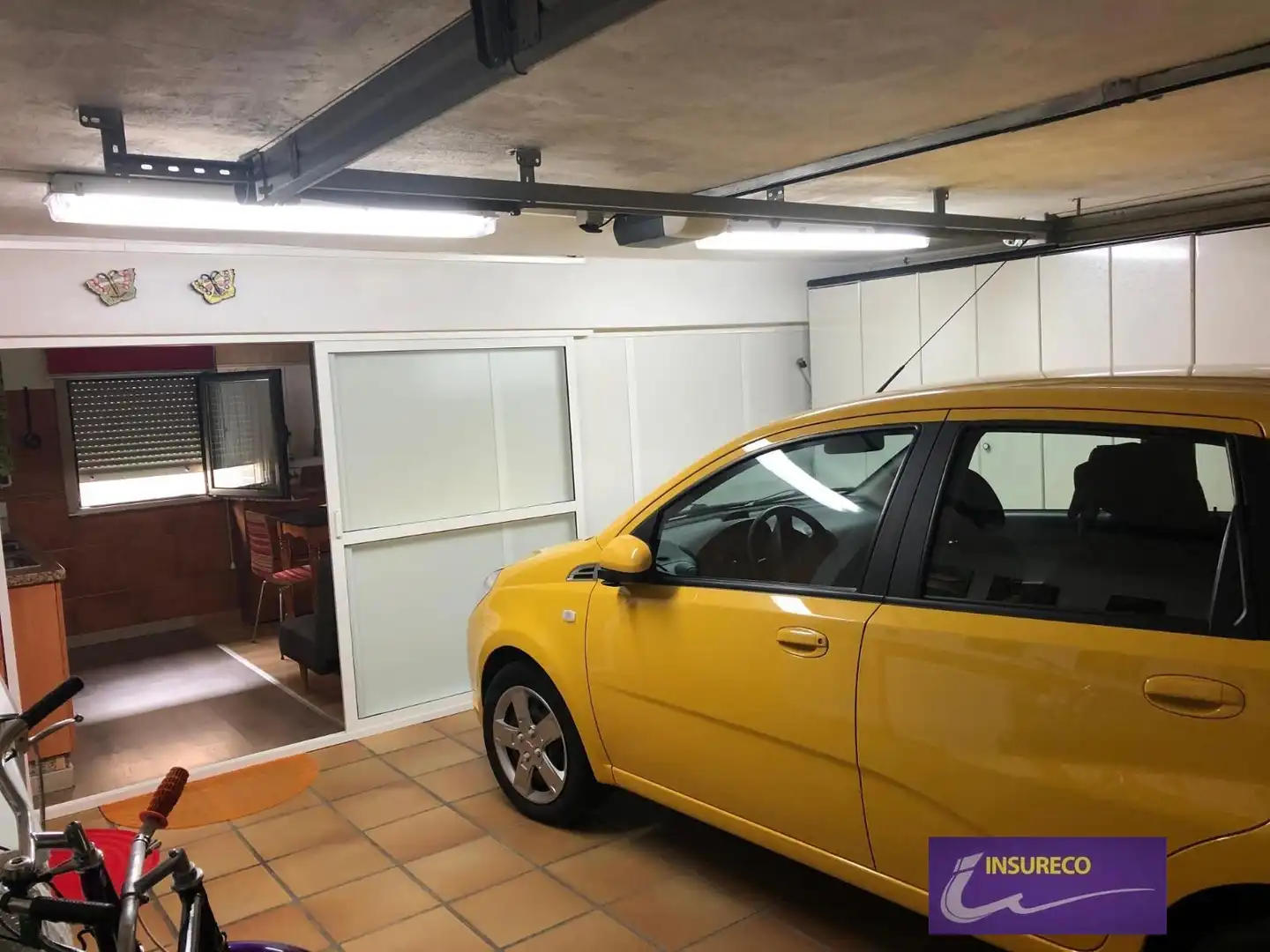 Aparcament de Casa o xalet en venda en León Capital  amb Calefacció, Jardí privat i Traster