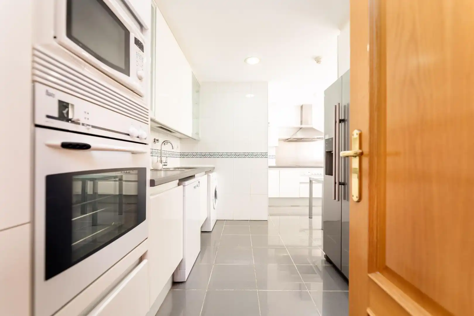 Kitchen of Flat for rent in Pozuelo de Alarcón  with Air Conditioner, Heating and Private garden