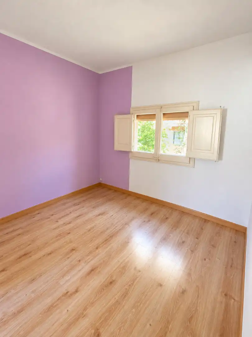 Habitación de Casa adosada en venta en Nou Barris
