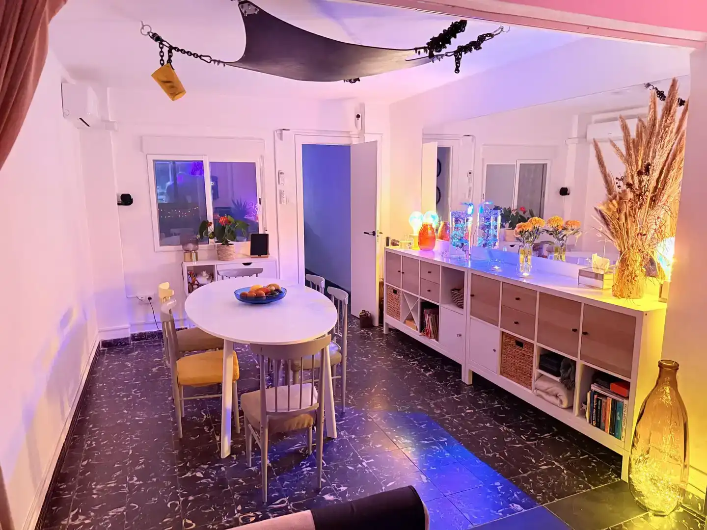 Menjador de Apartament de lloguer en  Valencia Capital amb Aire condicionat i Balcó