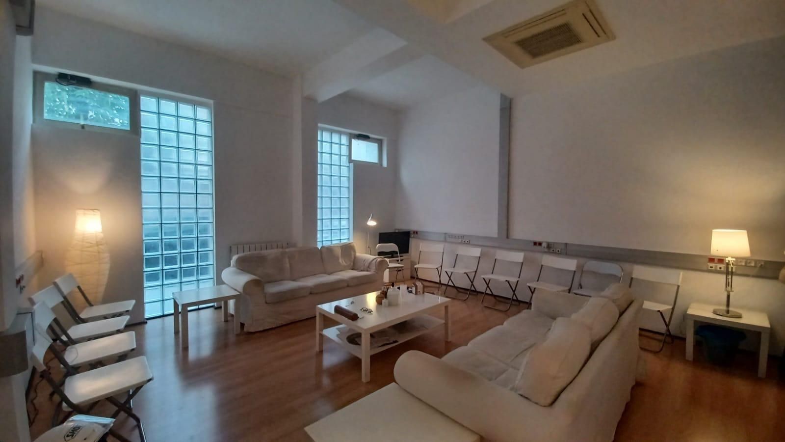 Sala d'estar de Planta baixa en venda en  Barcelona Capital amb Calefacció i Parquet