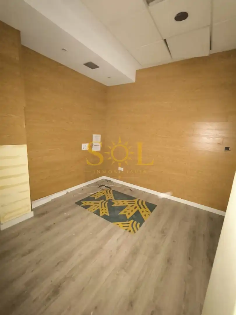 Business premises to rent in Plaza Cortes Leonesas, imagen 6