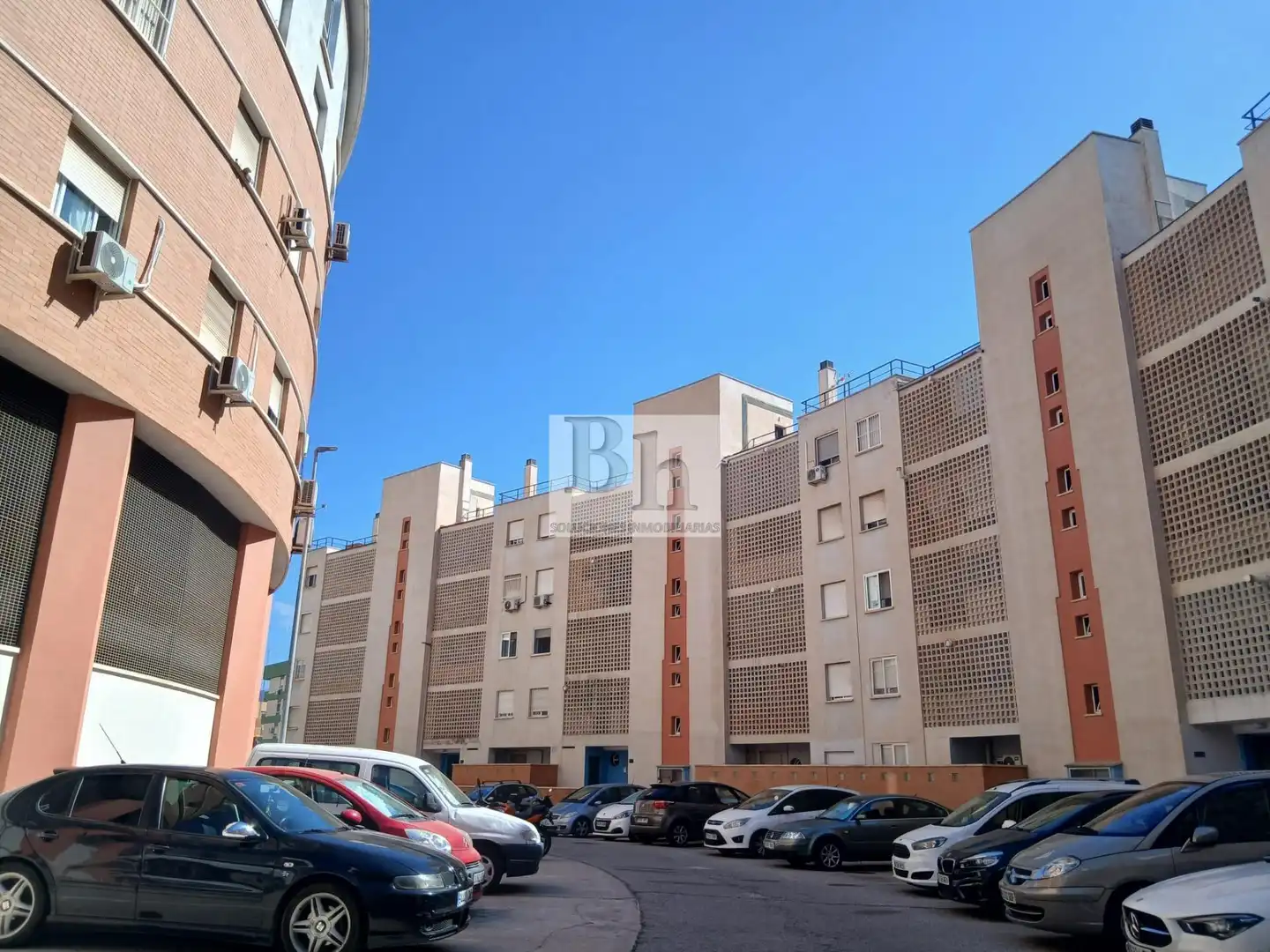 Vista exterior de Planta baixa en venda en Málaga amb Aire condicionat i Calefacció