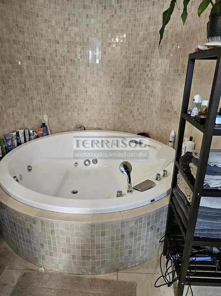 Baño de Casa o chalet de alquiler en Vélez-Málaga con Aire acondicionado, Calefacción y Terraza