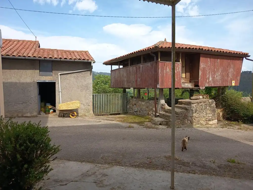 Casa o xalet en venda en Llanera amb Moblat