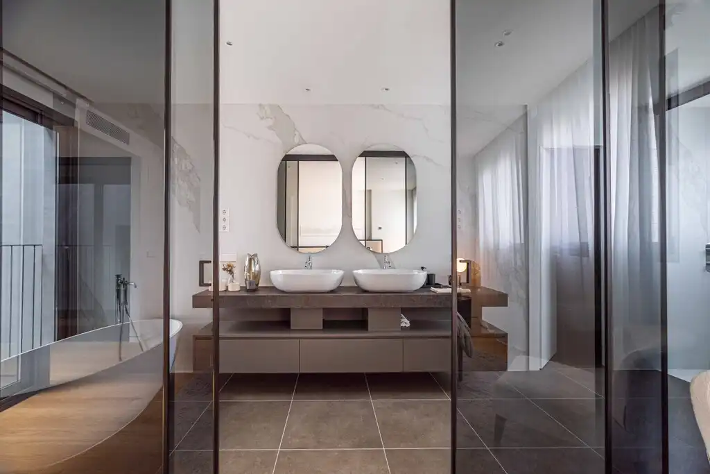 Bany de Apartament en venda en Barcelona amb Terrassa, Moblat i Jacuzzi