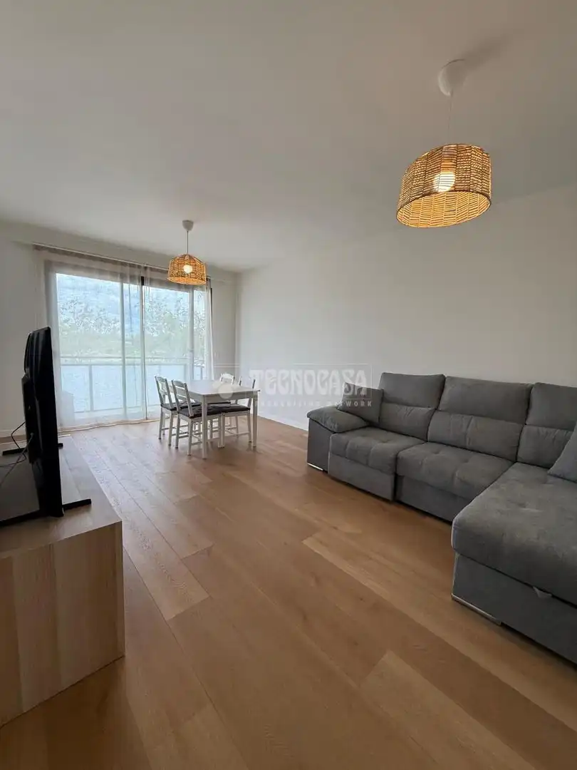 Sala de estar de Piso de alquiler en Camas con Aire acondicionado, Terraza y Trastero