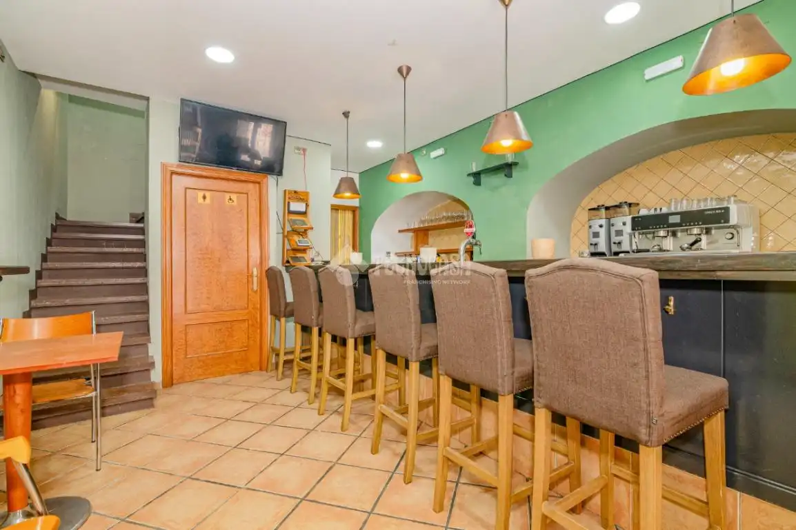 Casa adosada en venta en Loja con Trastero