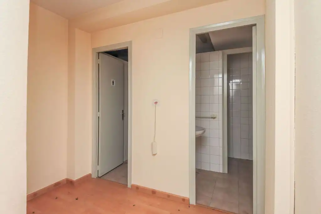 Büro zum Verkauf in C/ Doctor Ferrán , Ponent
