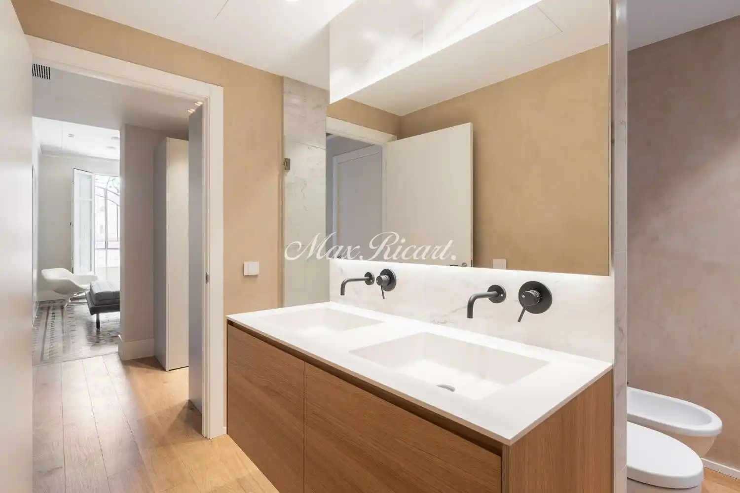 Bathroom of Flat for rent in Barcelona  with Air Conditioner, Heating and Storage room