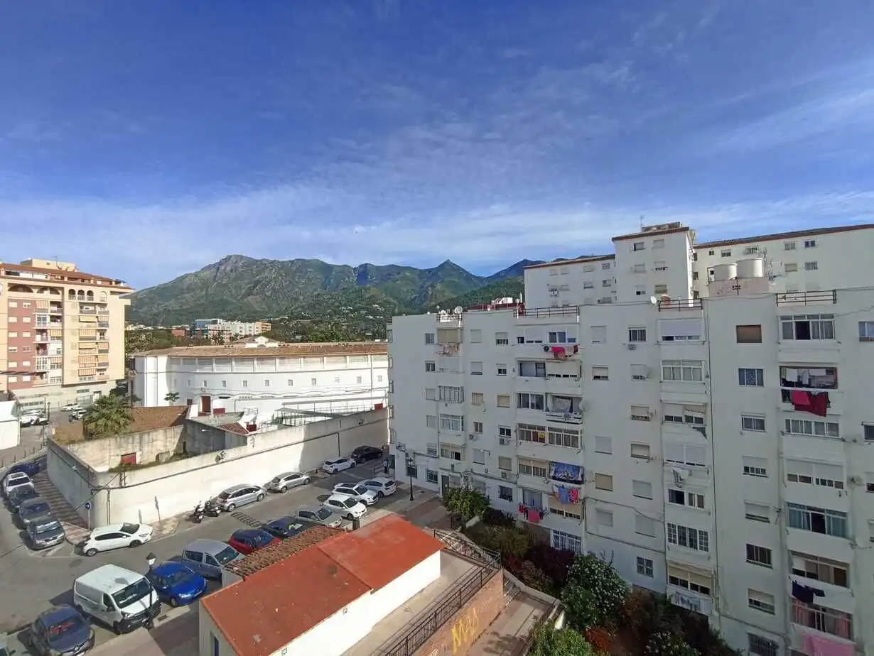 Vista exterior de Piso en venta en Marbella con Calefacción y Terraza