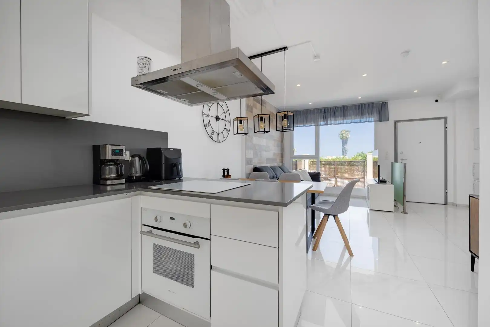 Küche von Einfamilien-Reihenhaus zum Verkauf in Torrevieja mit Klimaanlage, Heizung und Terrasse