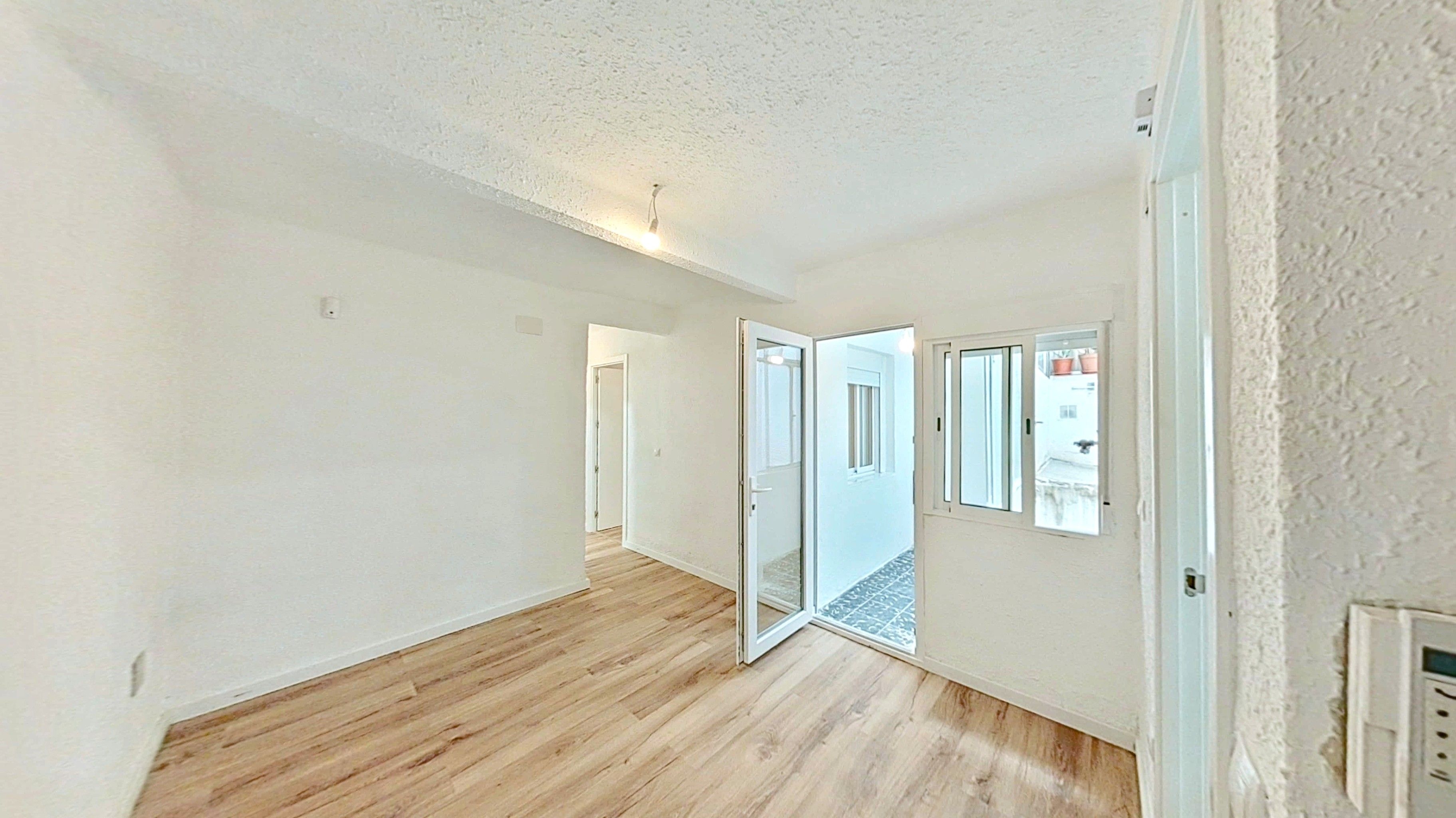 Dormitori de Apartament de lloguer en  Madrid Capital amb Terrassa, Forn i Es permeten mascotes
